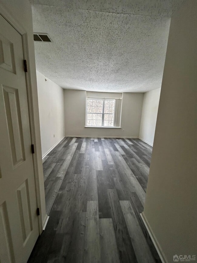 Building Photo - 105 Prestwick Way