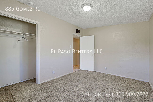 Building Photo - 885 Gomez Rd