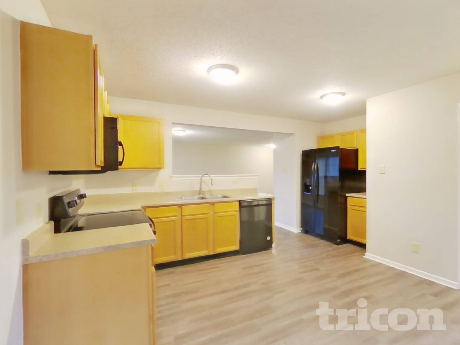 Building Photo - 10892 Woods Dr