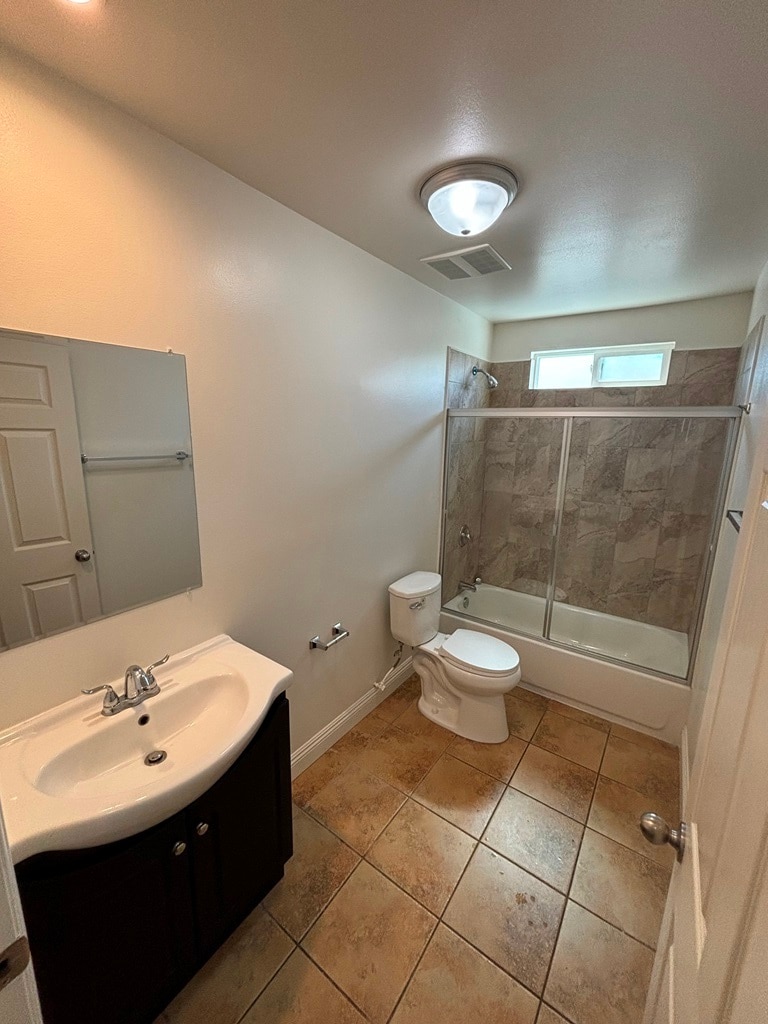 Building Photo - 739 E 79th St