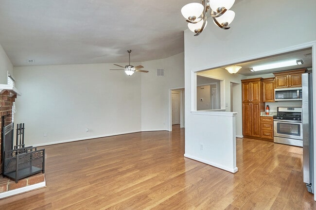 Building Photo - 924 Firefall Ct