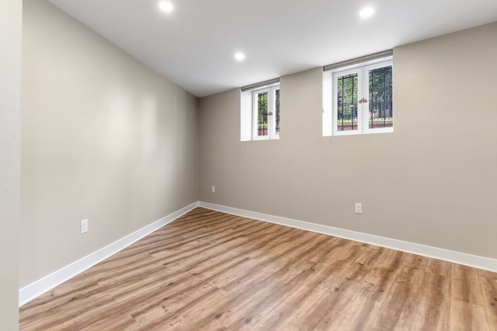 Building Photo - 103 Charter St