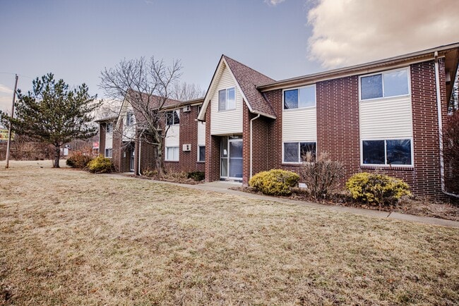 Building Photo - 6730 Hill Ave