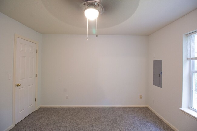 Building Photo - 5324-5326 Godas