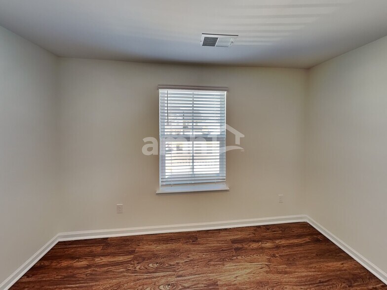 Building Photo - 5034 Twin River Dr