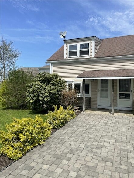 Primary Photo - 16 Dudley Ave