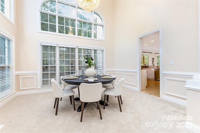 Building Photo - 3439 12 Oaks Pl