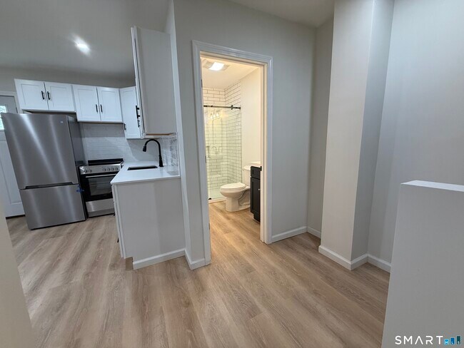 Building Photo - 222 Pequonnock St