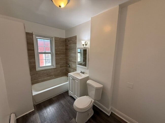 Building Photo - 122-124 Shultas Pl