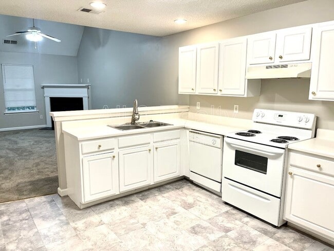 Building Photo - 311 Coral Cir