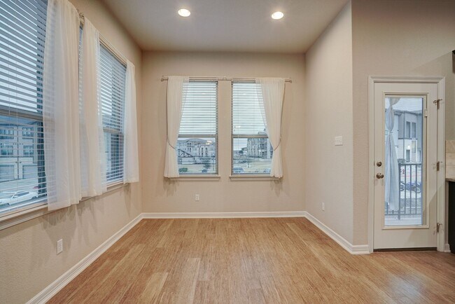 Building Photo - 2212 Dillon Pond Ln