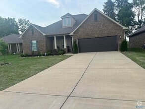 Building Photo - 161 Creek Ridge Dr