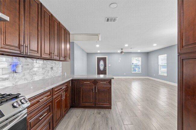 Building Photo - 3853 Rosedale St