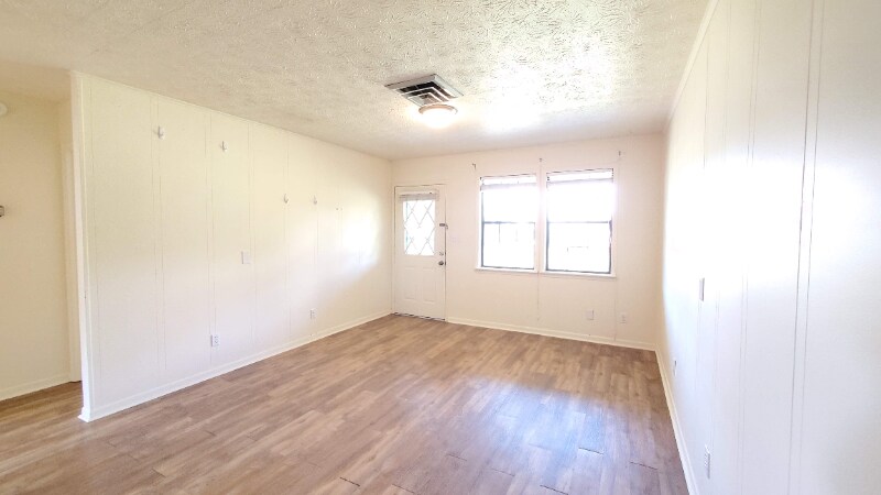 Building Photo - 210 Bolton Cir