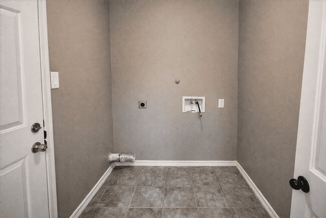 Building Photo - 2518 Staples St