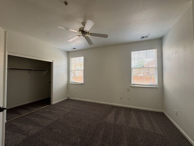 Building Photo - 3 Bed , 2 Bath in Wingfield Springs!