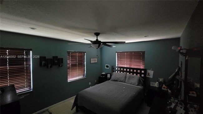 Building Photo - 4737 SW 135th Pl