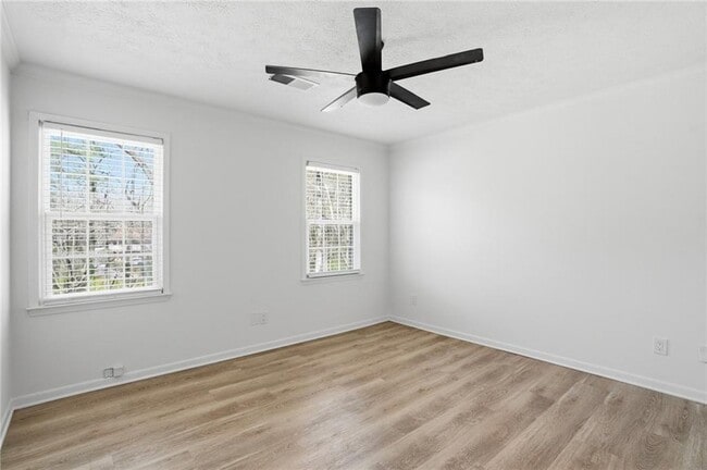 Building Photo - 313 Summit Ridge Dr