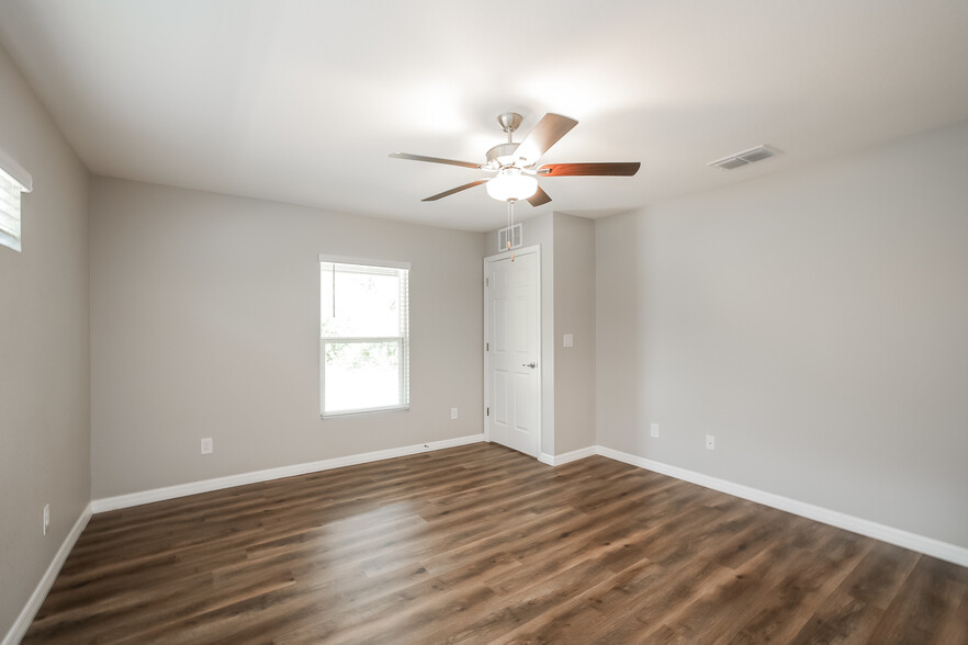 Building Photo - 258 Dorman St