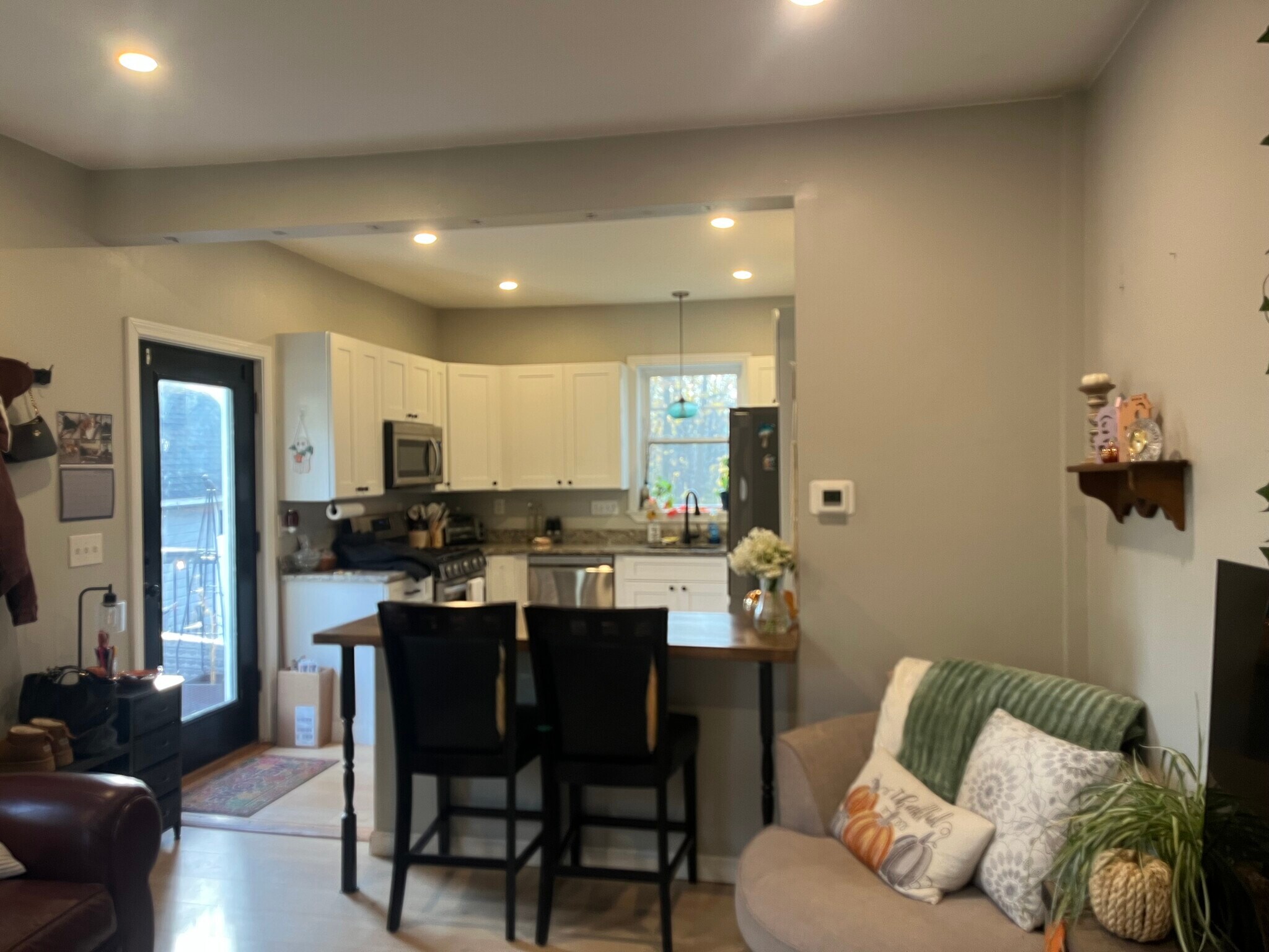 Building Photo - 130 Mount Vernon St