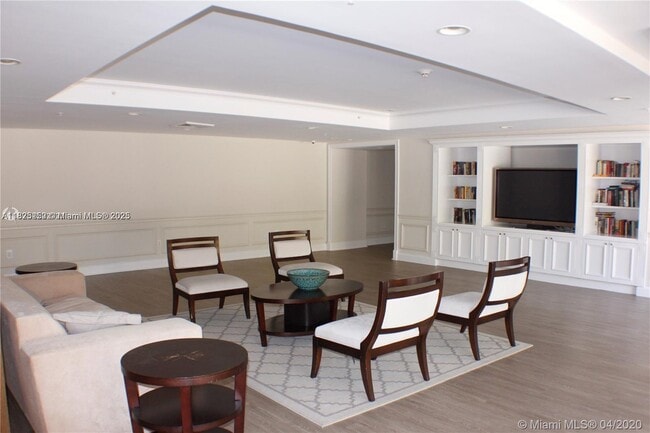 Building Photo - 55 Merrick Way