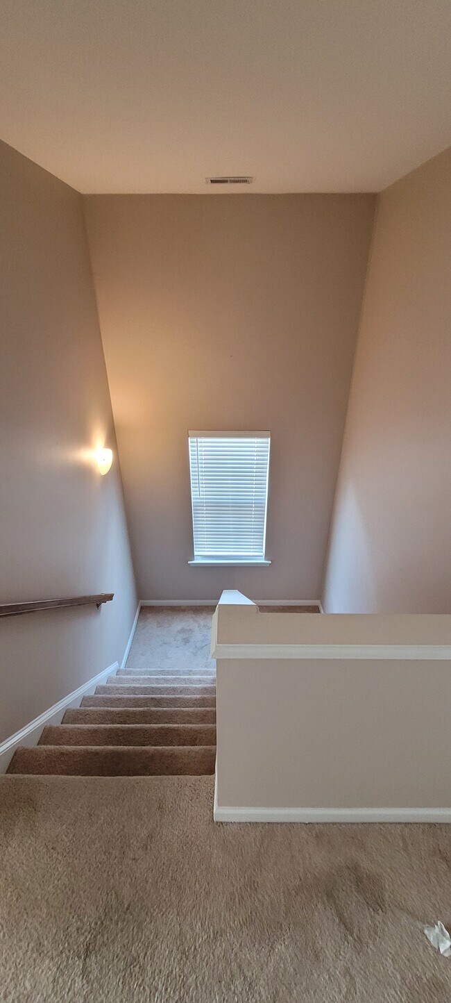 Building Photo - 272 Moonstone Ct