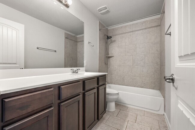 Building Photo - 5903 Bridle Bnd