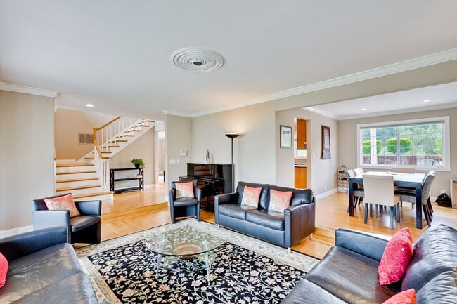 Building Photo - Remodeled 5 Bedroom Home with Pool, Hillside Views, Solar, and Sunrise and Sunset Views in San Jose