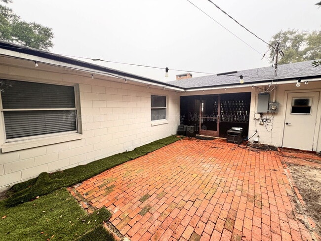 Building Photo - 2080 Thunderbird Trail