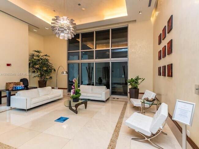 Building Photo - 1050 Brickell Ave