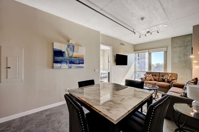 Building Photo - HOUSING CHOICE VOUCHER APPROVED! MOVE IN SPECIAL! **$300 OFF FIRST MONTH'S RENT!!**