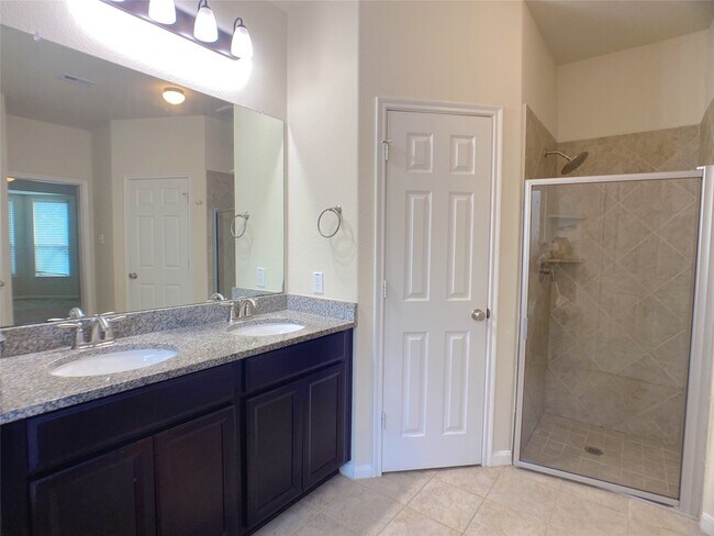 Building Photo - 27519 Gracefield Ln