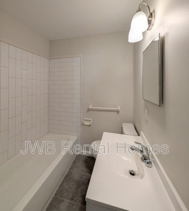 Building Photo - 3228 Myra St