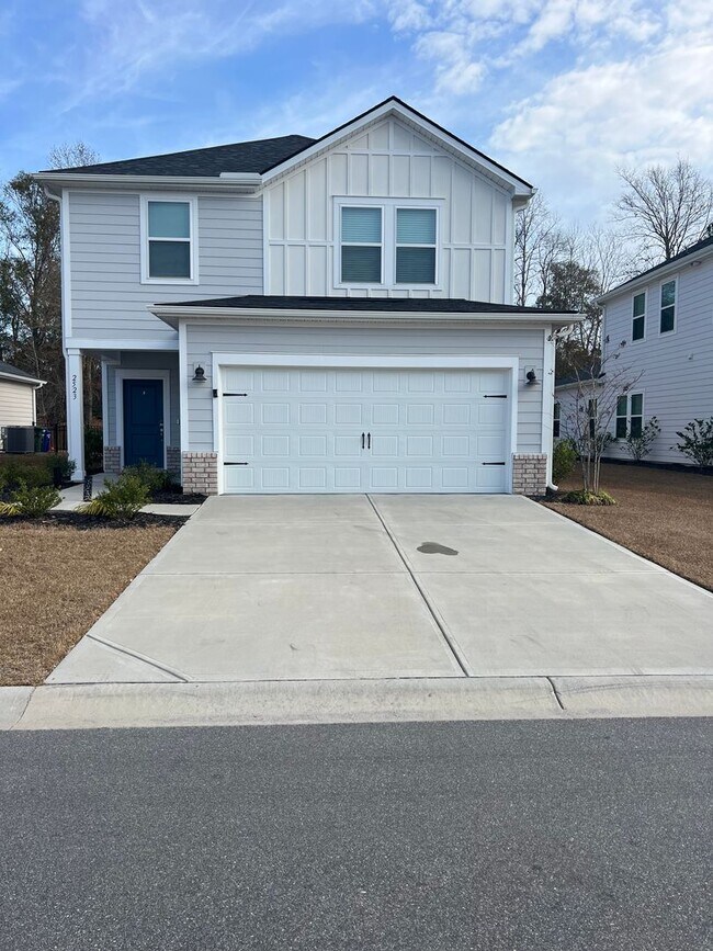 Building Photo - BEAUTIFUL 4 bedroom / 3 bath home located off Water Tower Road!