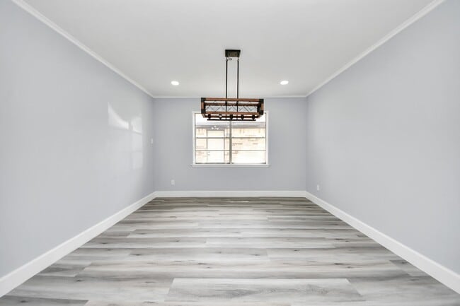 Building Photo - 9406 Vickijohn Dr