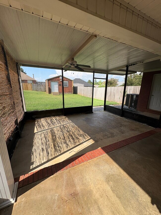 Building Photo - 143 Ridgeview Dr