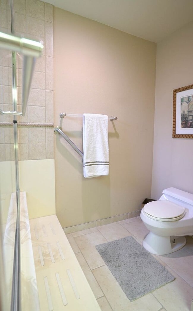 Building Photo - Beautifully Furnished Condo with Mountain ...