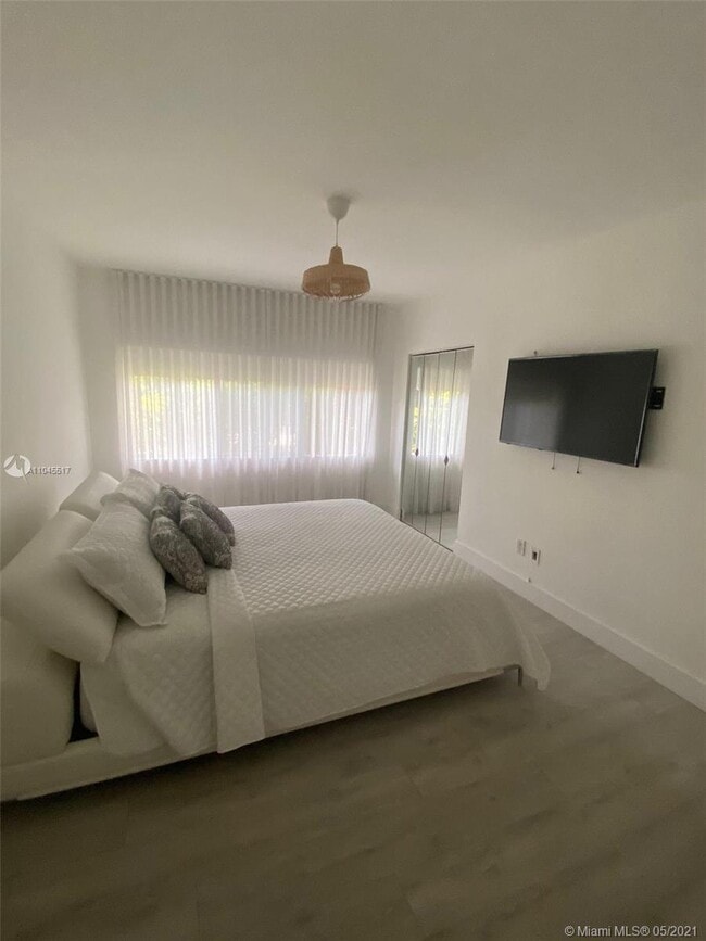 Building Photo - 32 Camden Dr