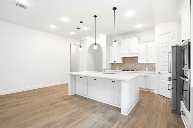 Building Photo - 2202 Mallow Ln