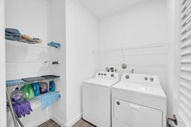 Building Photo - 9060 Remy Ln