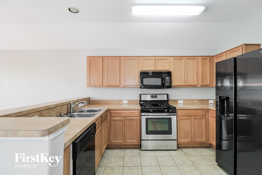 Building Photo - 1450 Waldrop Dr