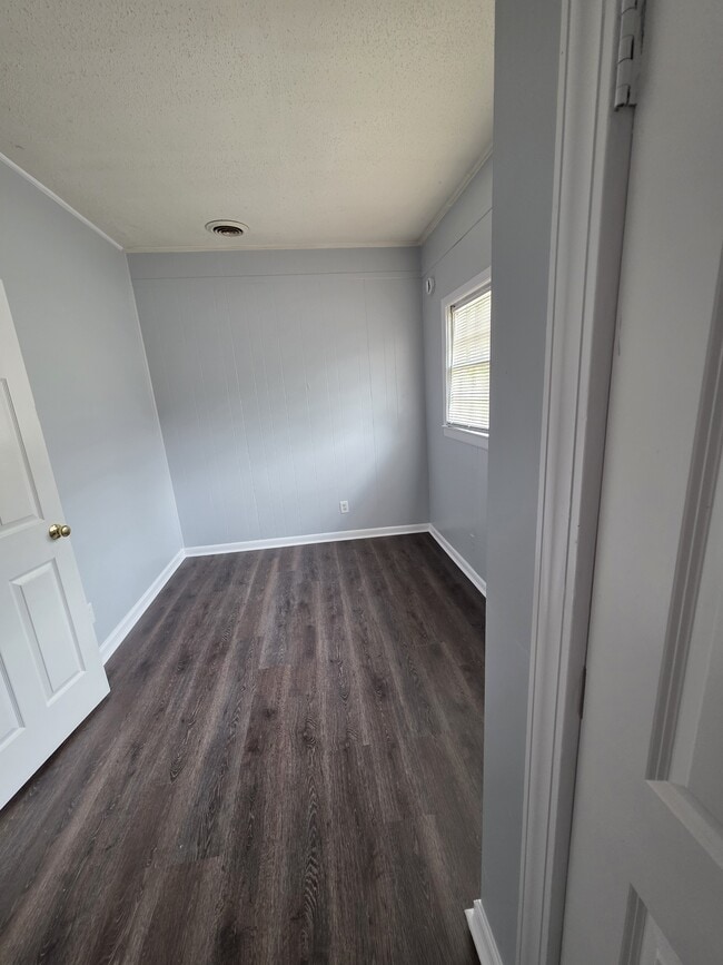 Building Photo - 3607 Inglewood Dr NW