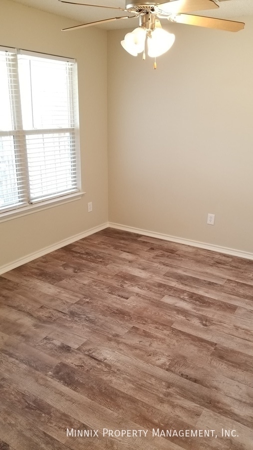 Building Photo - 3208 111th St