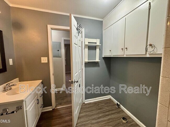 Building Photo - 1019 Greenwich St