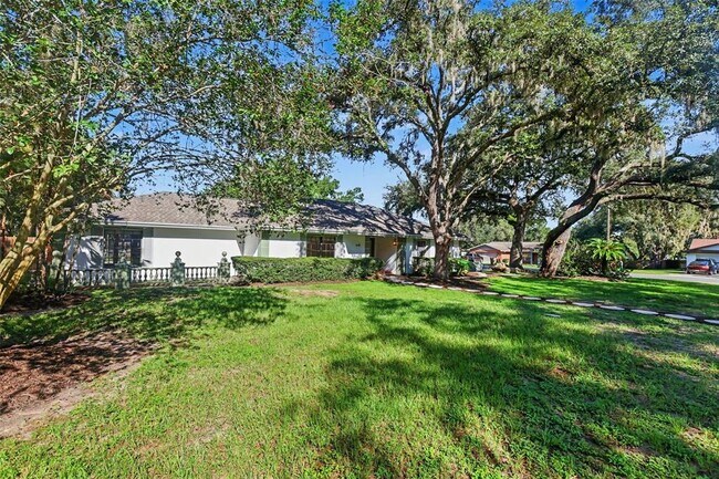 Building Photo - 648 Bua Dr