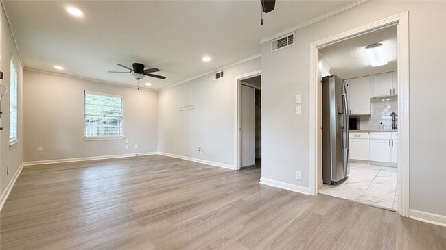 Building Photo - 7007 Housman