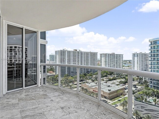 Building Photo - 17555 Collins Ave