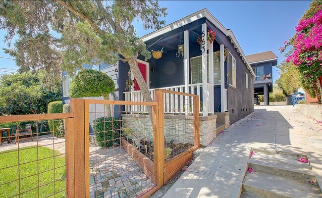 Building Photo - 663 Micheltorena St