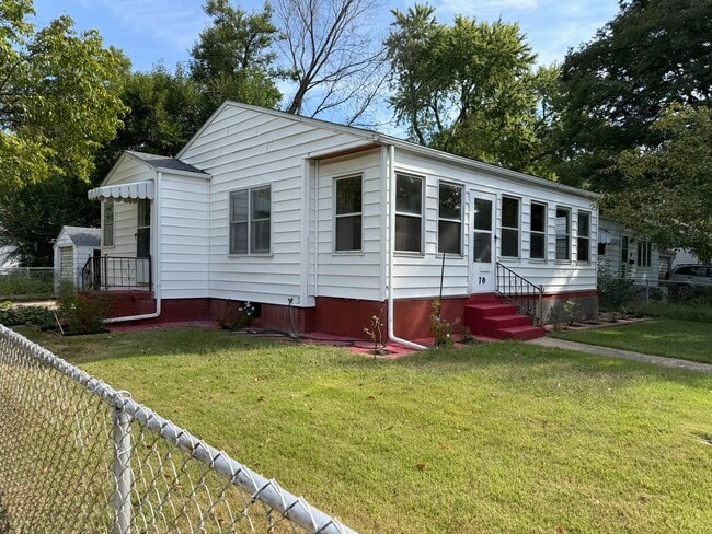 Building Photo - 70 Bonnie Ct