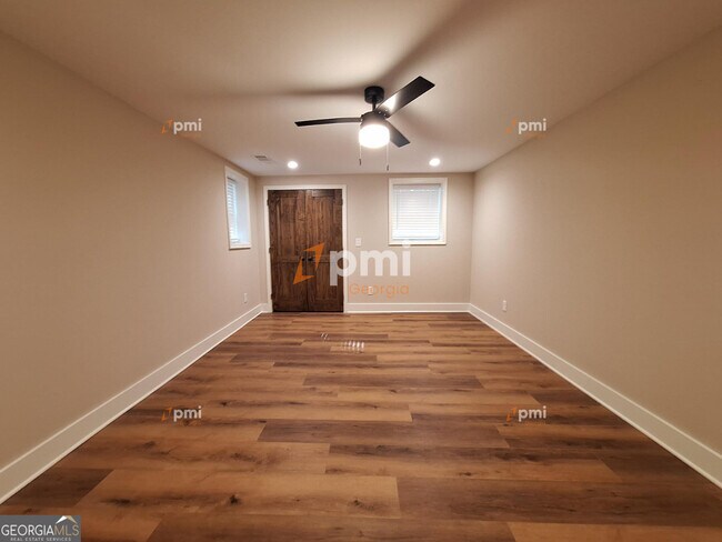 Building Photo - 9995 Rivertown Rd